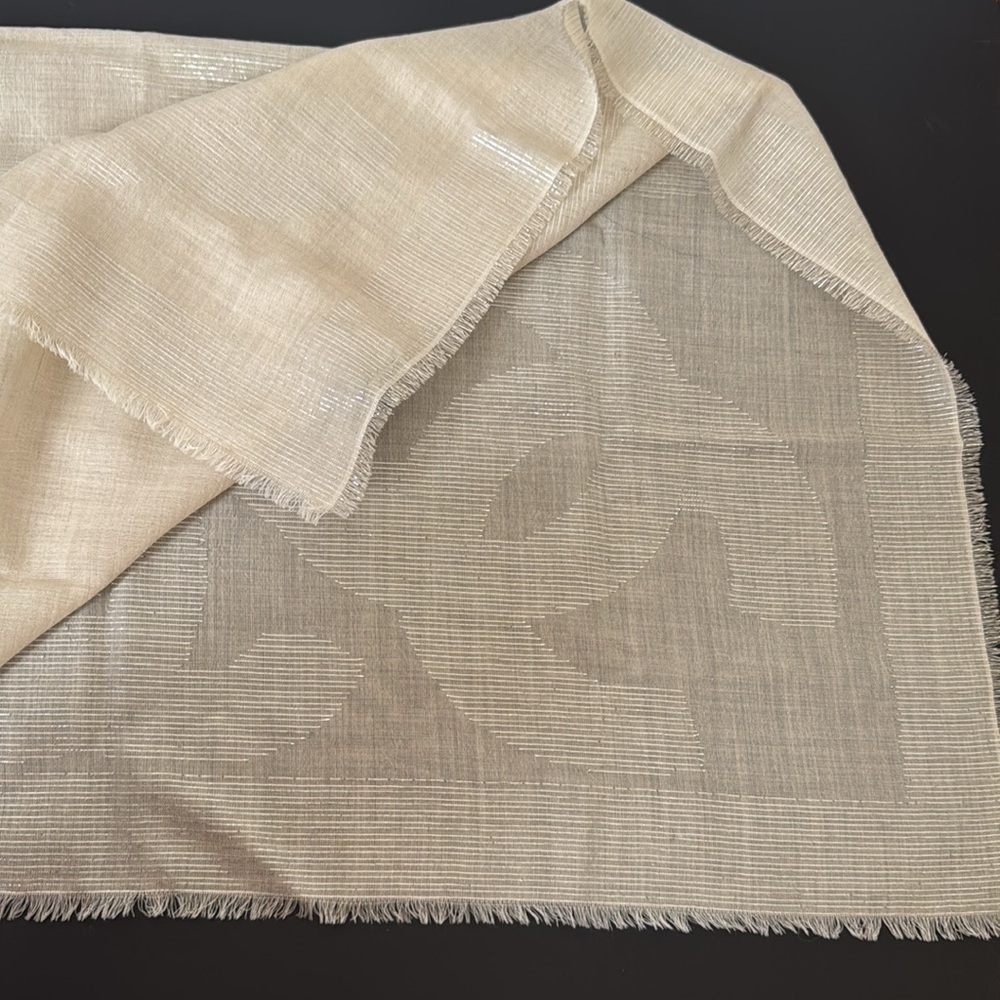 Authentic Chanel scarf - Picture 2 of 8